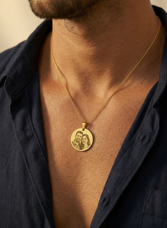 שרשרת חרוטה עיגולה עם תמונה אישית - זהב