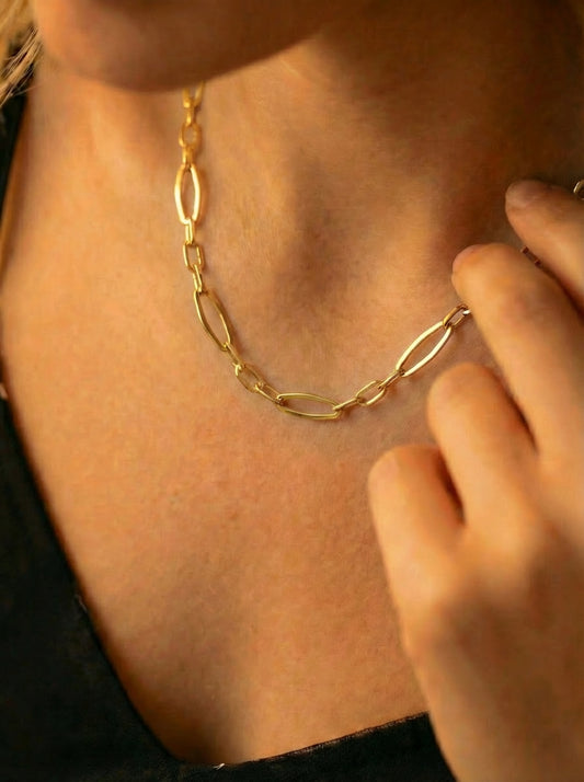 מתנה לאישה: שרשרת פייפר קליפ חוליות בעיצוב אלגנטי – שרשרת לולאות אובליות | תכשיט מתנה יוקרתי לאמא או לבת זוג