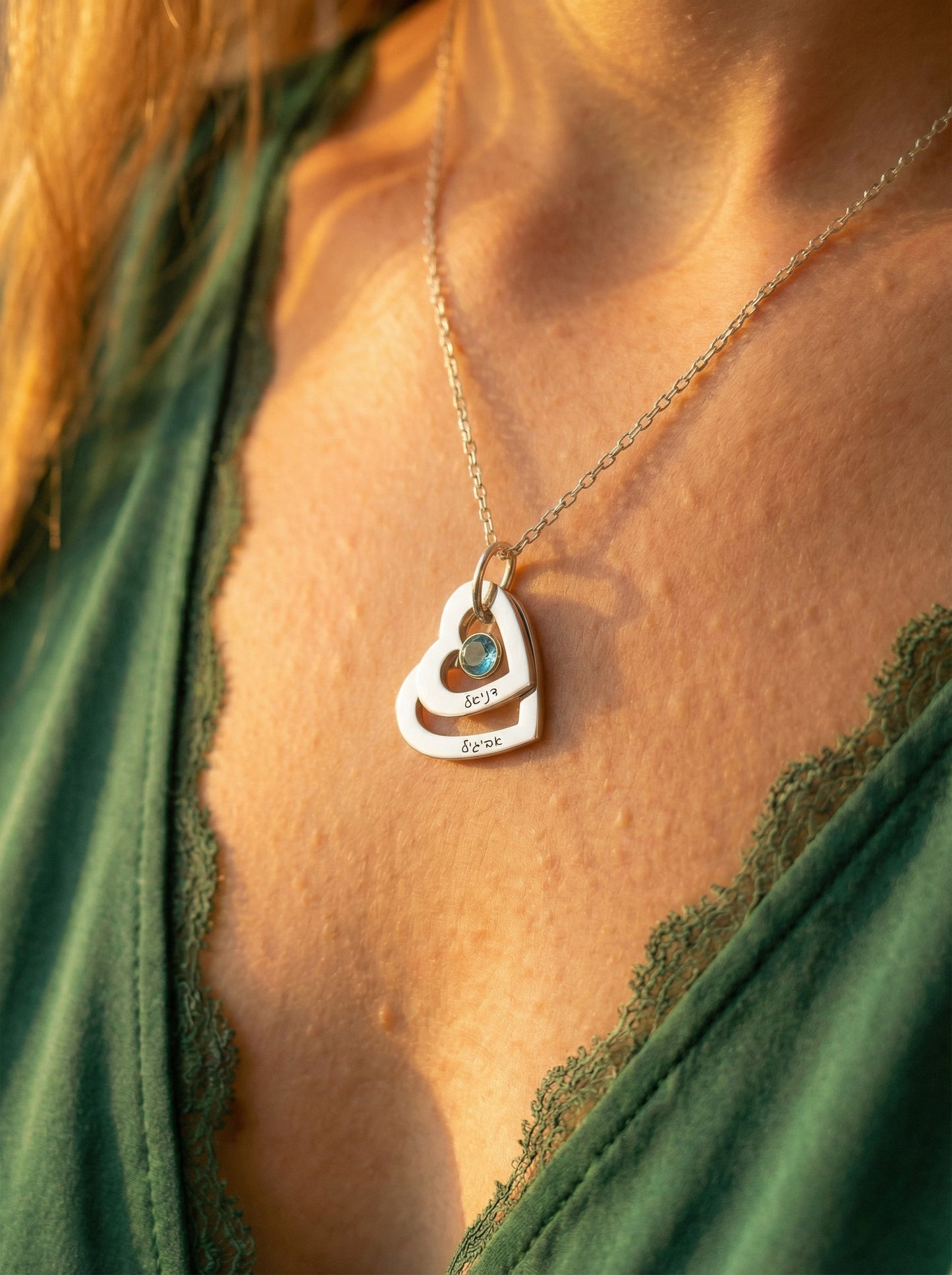 שרשרת לבבות בהתאמה אישית עם עד 4 חריטות שמות