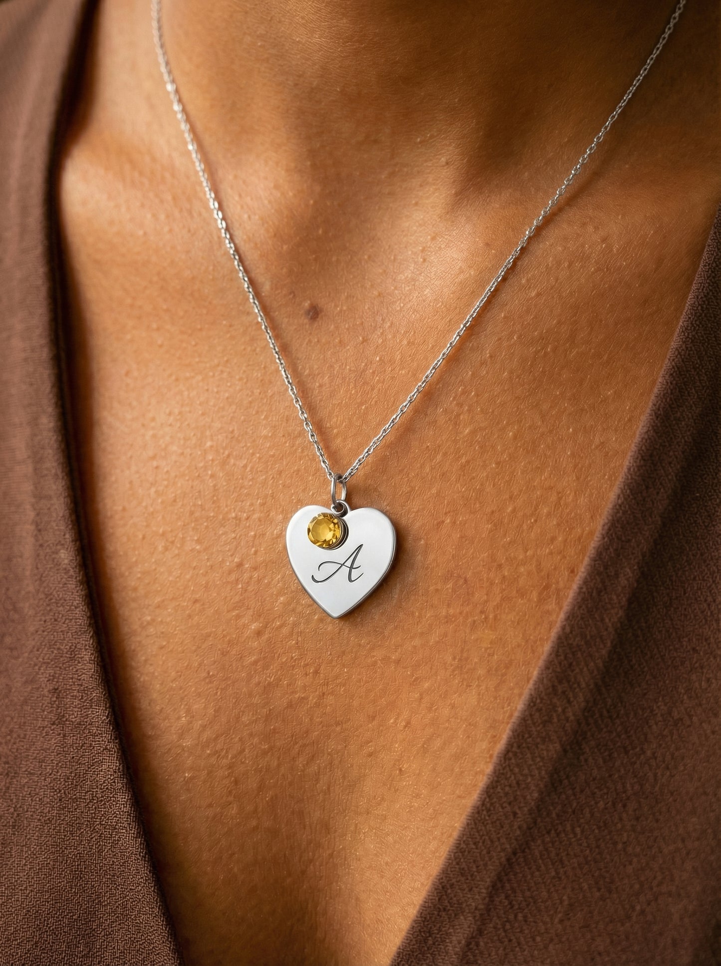 שרשרת לב עם חריטה של אות השם