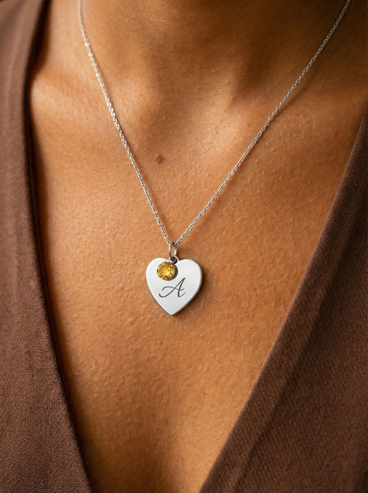 שרשרת לב עם חריטה של אות השם