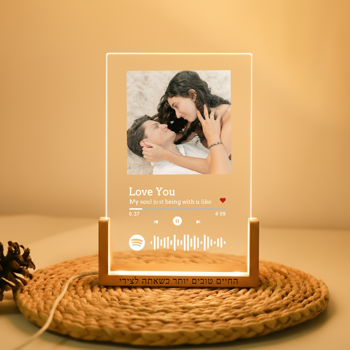 מנורת לילה אקריליק זכוכית  –ספוטיפיי  המתנה המרגשת שפותחת את השיר שלכם בסריקה