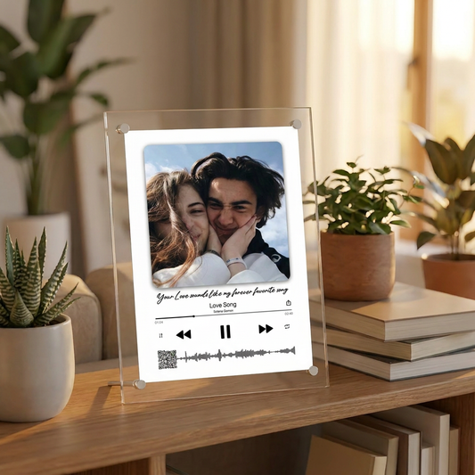 תמונה עם קוד ספוטיפיי והקדשה אישית במעמד אקרילי