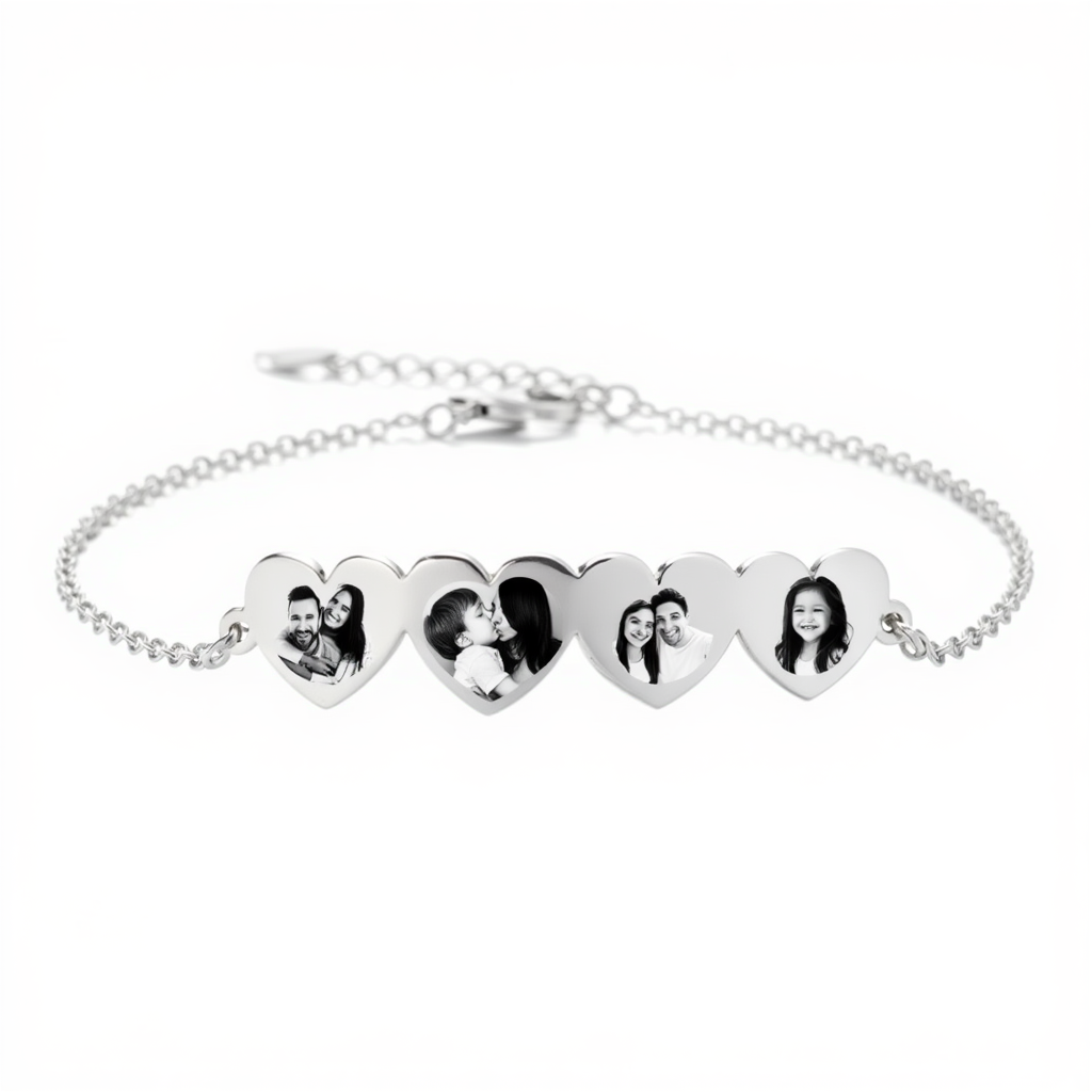 צמד לבבות מחוברים עם חריטה של 2 ,3 או 4 תמונות אישית – מתנה משפחתית מושלמת לאמא ,לאישה עם תמונה שלילדים