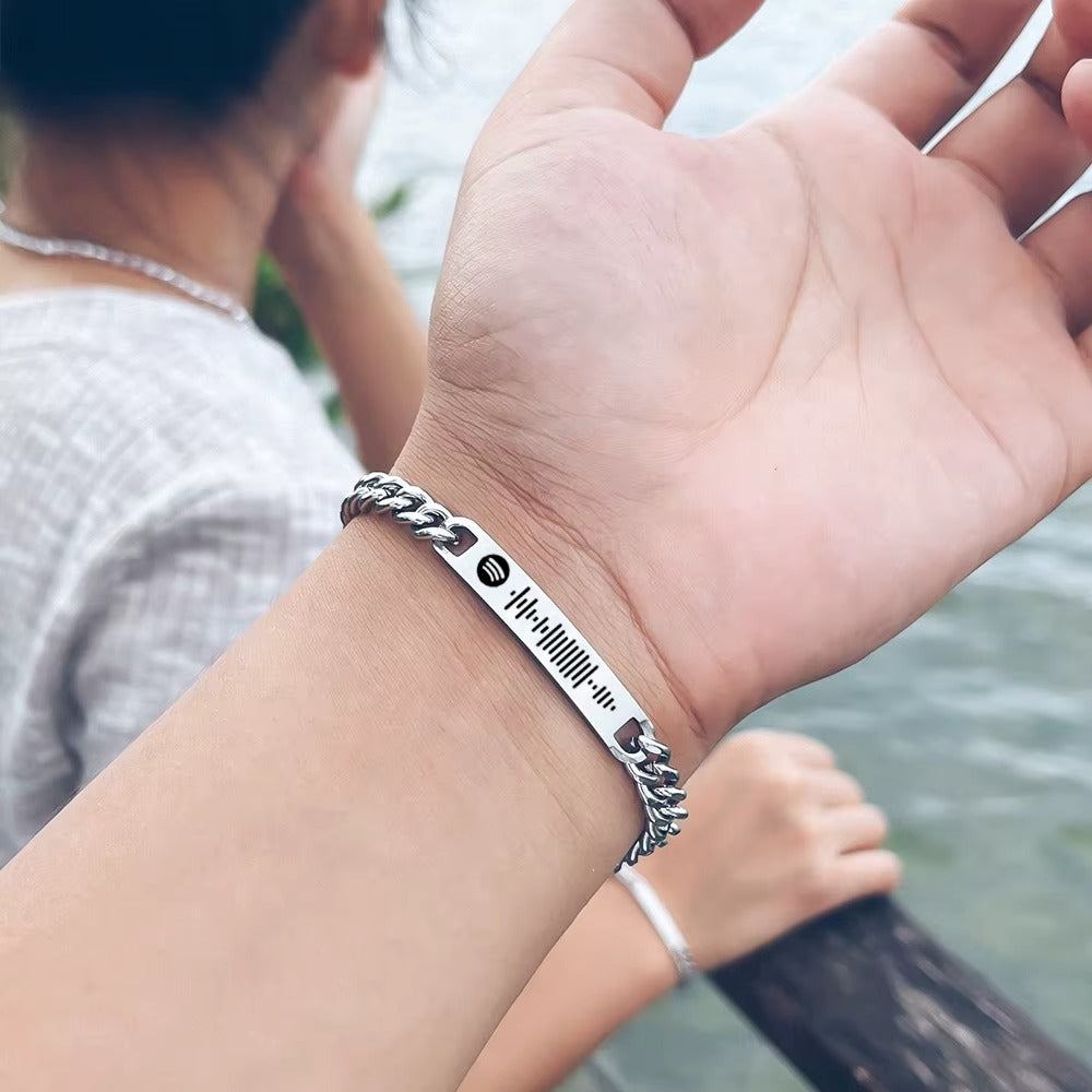 זוג צמיד לזוגות עם חריטה קוד ספוטיפיי אישית