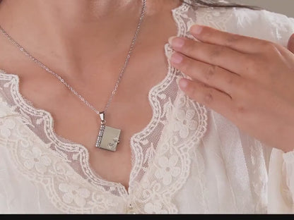 שרשרת תליון ספר חרוטה תכשיטי הודעה אישית
